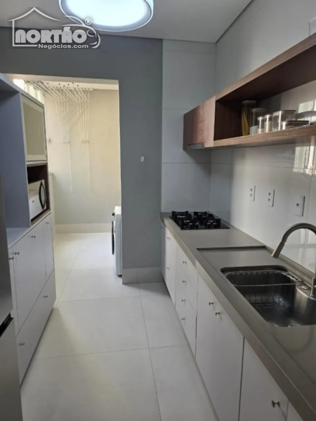 Casa à venda com 2 quartos, 72m² - Foto 9