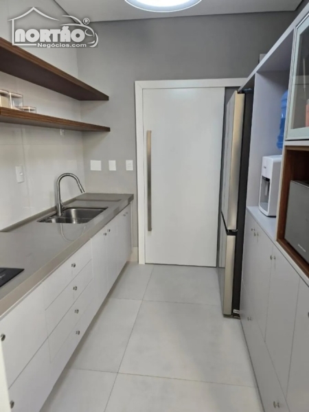 Casa à venda com 2 quartos, 72m² - Foto 10