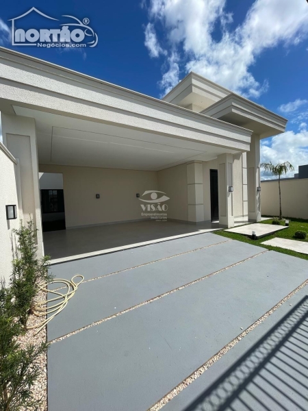 Casa à venda com 3 quartos, 157m² - Foto 2