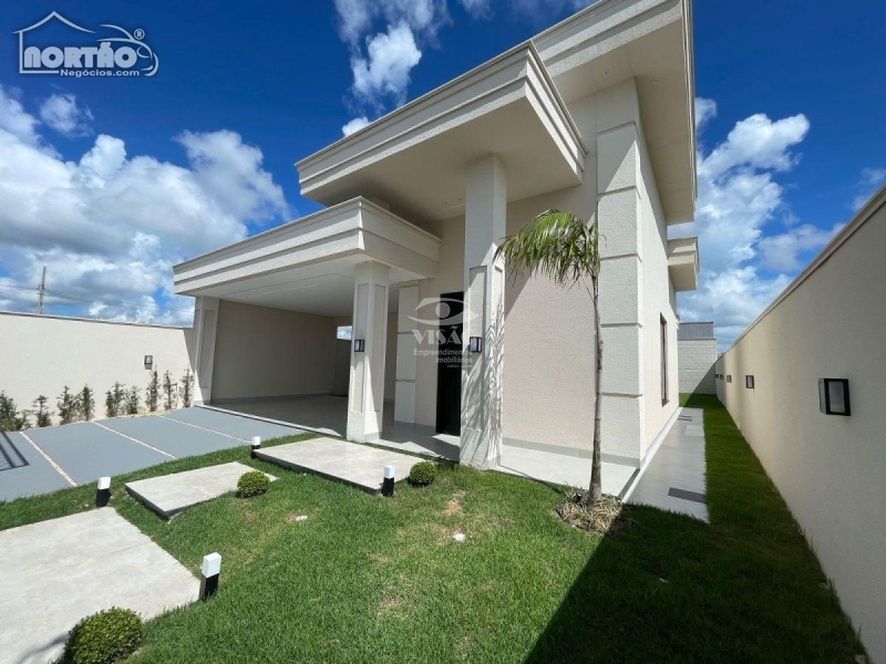 Casa à venda com 3 quartos, 157m² - Foto 3