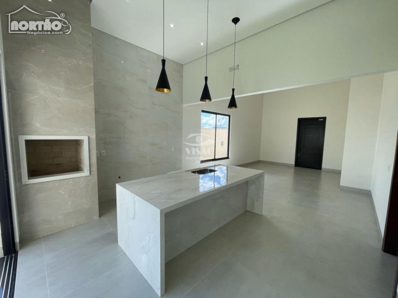 Casa à venda com 3 quartos, 157m² - Foto 7