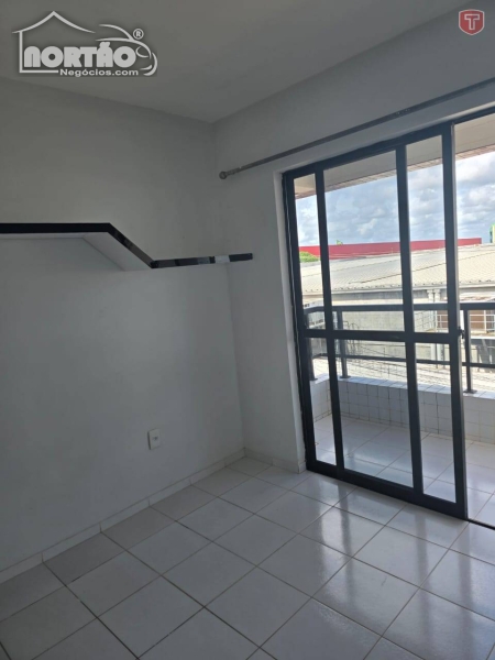 Casa à venda com 3 quartos, 60m² - Foto 1