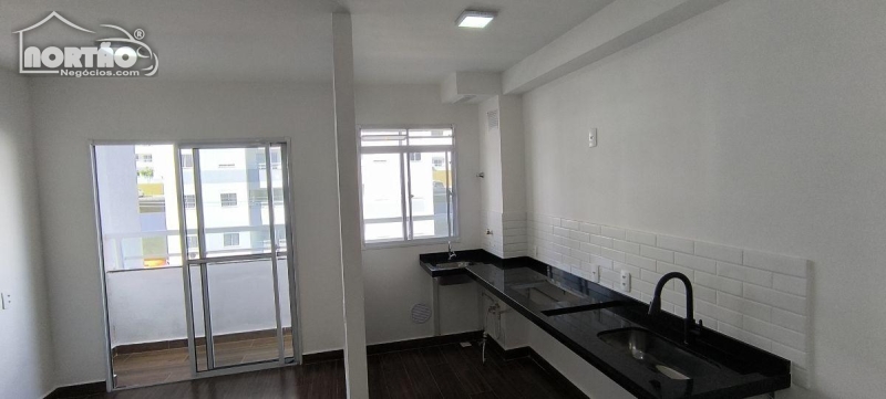 Casa à venda com 4 quartos, 58m² - Foto 2