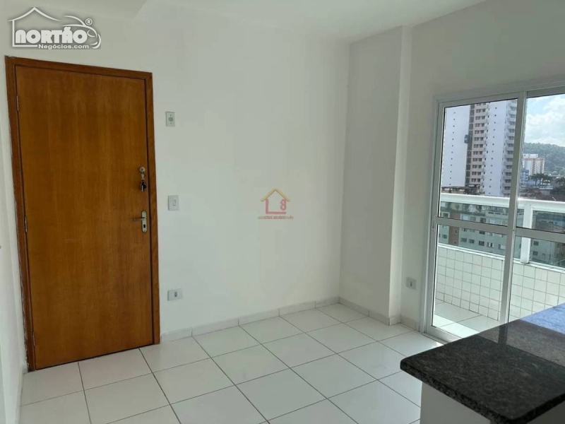 Apartamento a venda no BOQUEIRÃO em Praia Grande/SP