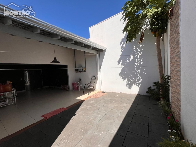 CASA A VENDA NO JARDIM IMPERIAL EM CUIABÁ/MT