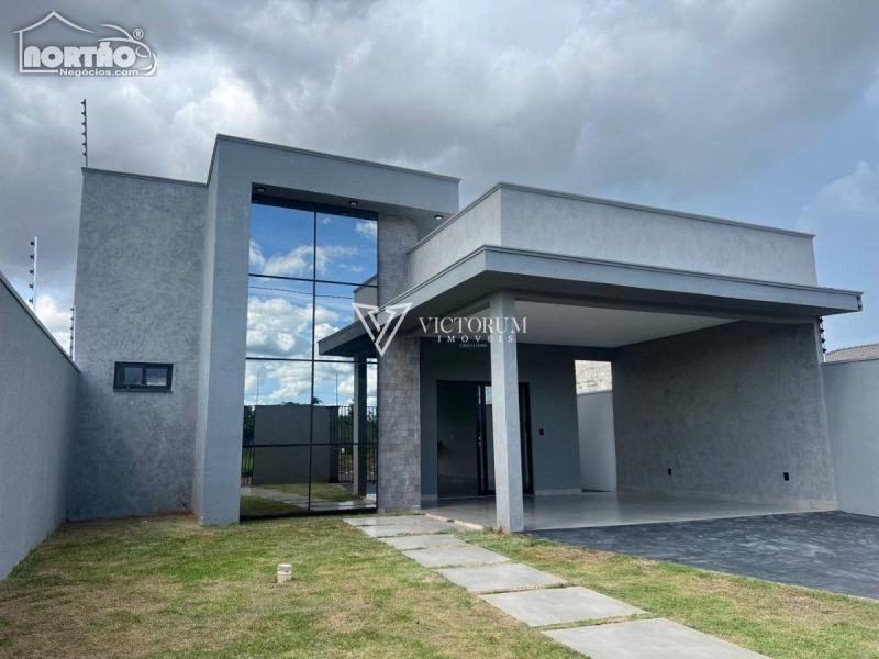 CASA A VENDA NO RESIDENCIAL SONHALTO VIDEIRA EM SINOP/MT