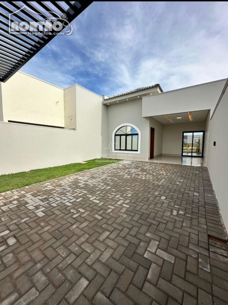 CASA A VENDA NO JARDIM IPORÃ EM SINOP/MT