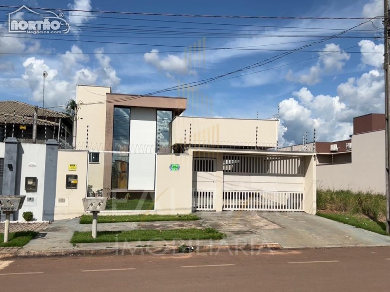 CASA A VENDA NO JARDIM CURITIBA EM SINOP/MT