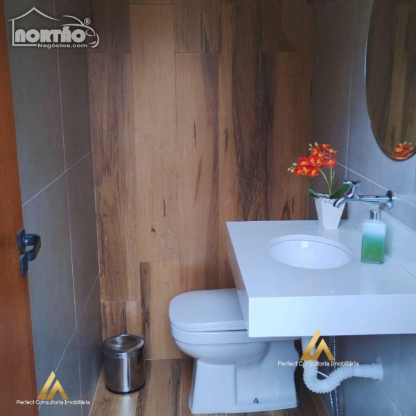 Casa à venda com 5 quartos, 250m² - Foto 7