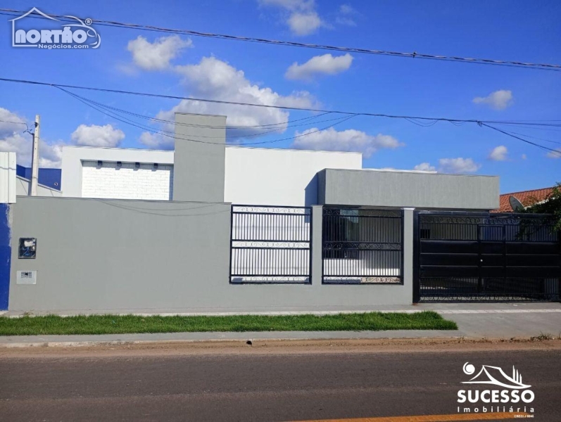 CASA A VENDA NO RESIDENCIAL DAURY RIVA EM SINOP/MT