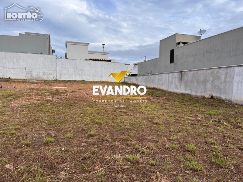 TERRENO A VENDA NO CONDOMÍNIO PRIMOR DAS TORRES EM CUIABÁ/MT