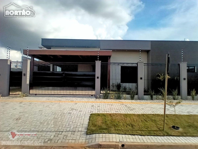 CASA A VENDA NO JARDIM CURITIBA EM SINOP/MT