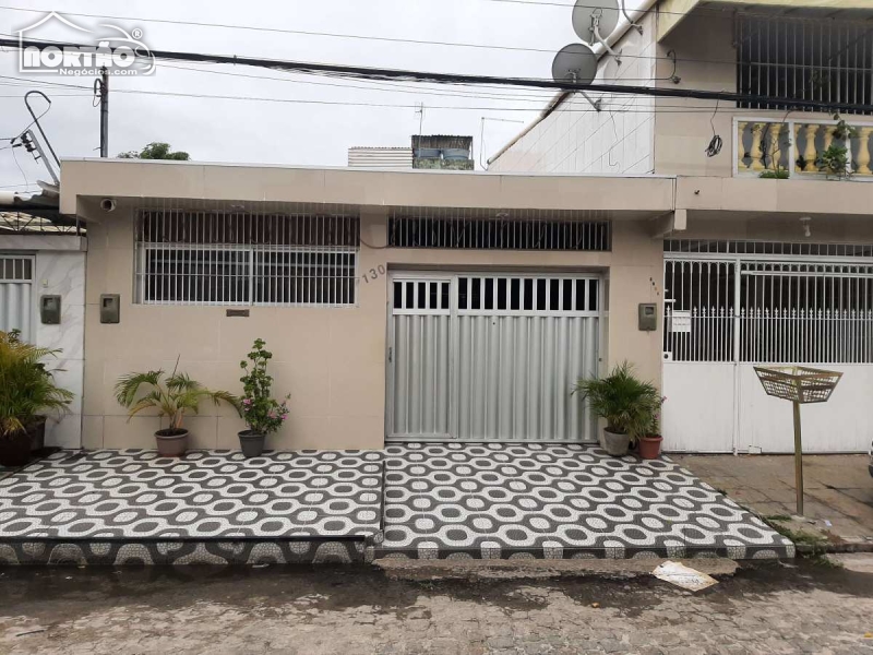 Casa a venda no ENGENHO DO MEIO em Recife/PE