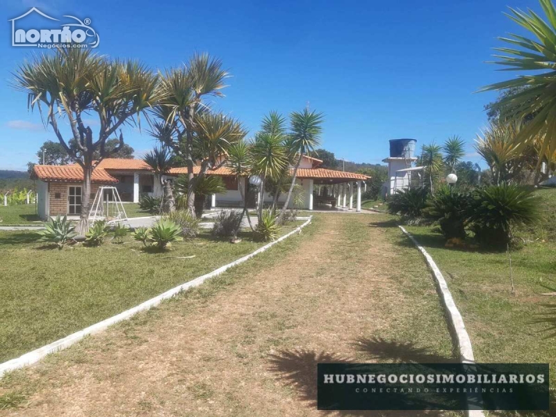 Casa à venda com 4 quartos, 14m² - Foto 2