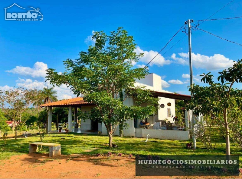 Casa à venda com 3 quartos, 6810m² - Foto 3