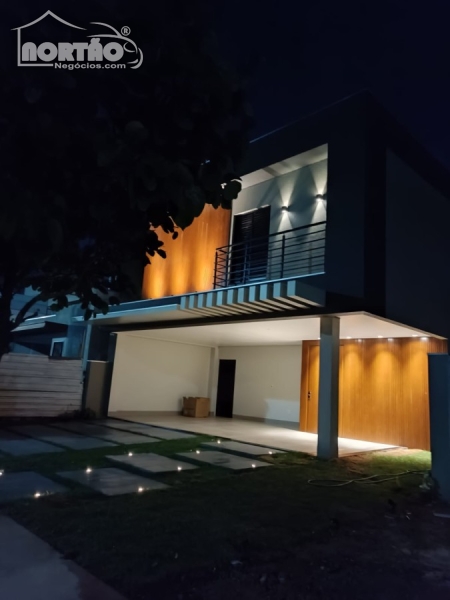 Casa à venda com 4 quartos, 210m² - Foto 2