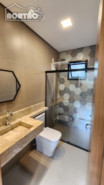 Casa à venda com 4 quartos, 210m² - Foto 4