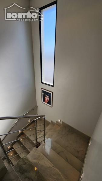Casa à venda com 4 quartos, 210m² - Foto 7