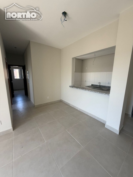 Casa à venda com 3 quartos, 66m² - Foto 6