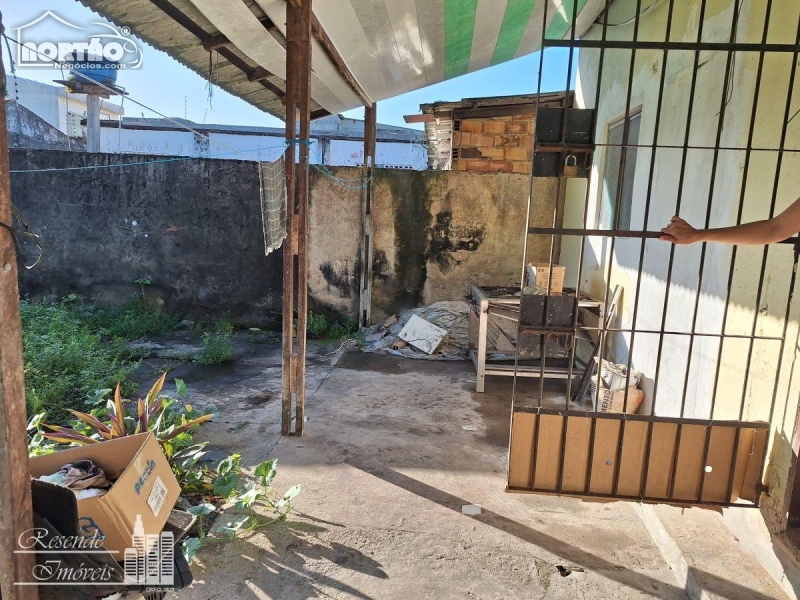 Casa à venda com 6 quartos, 120m² - Foto 6