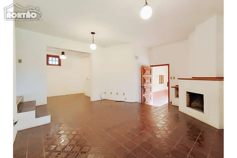 CASA A VENDA NO TARUMÃ EM VIAMÃO/RS