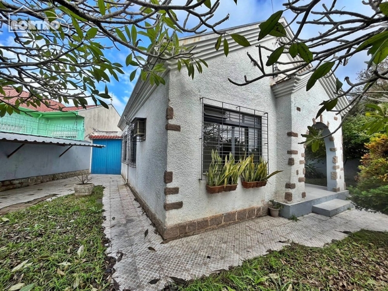 CASA A VENDA NO PASSO DA AREIA EM PORTO ALEGRE/RS