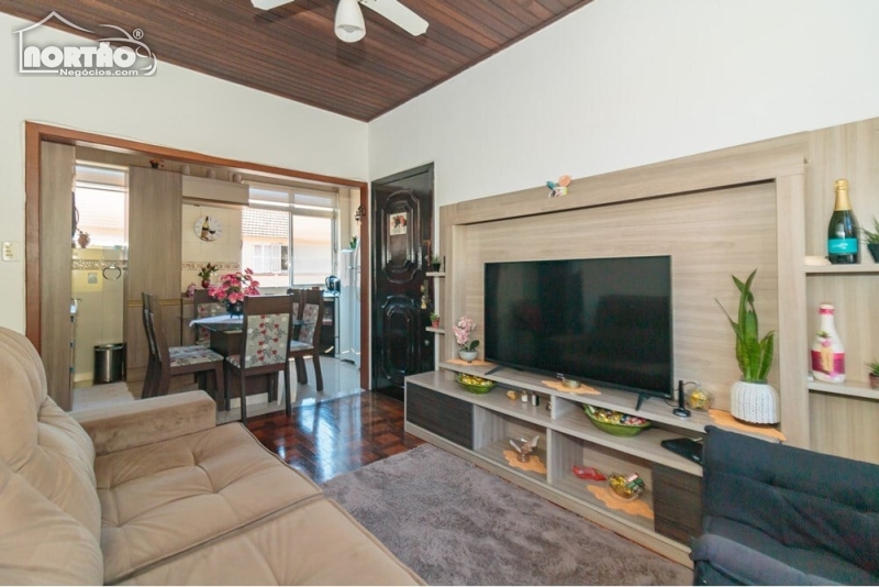 APARTAMENTO A VENDA NO PASSO DA AREIA EM PORTO ALEGRE/RS
