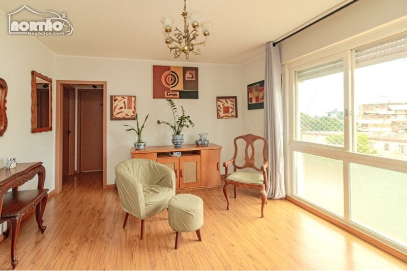 APARTAMENTO A VENDA NO PASSO DA AREIA EM PORTO ALEGRE/RS