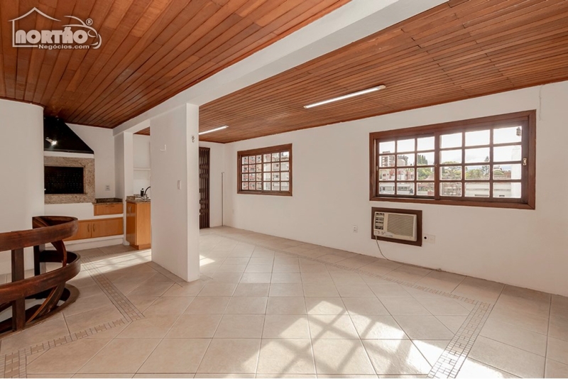 APARTAMENTO A VENDA NO MONT SERRAT EM PORTO ALEGRE/RS
