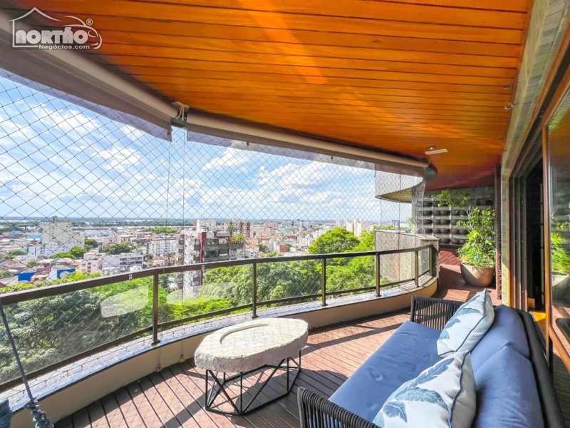 APARTAMENTO A VENDA NO MOINHOS DE VENTO EM PORTO ALEGRE/RS