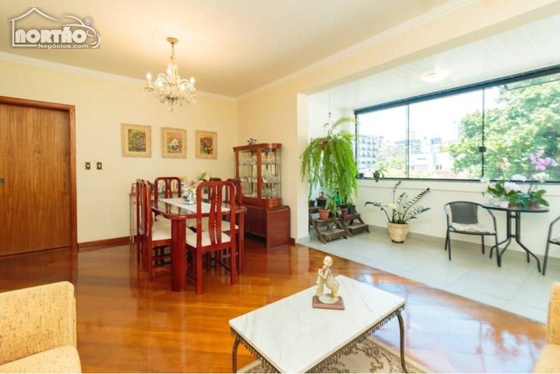 APARTAMENTO A VENDA NO HIGIENÓPOLIS EM PORTO ALEGRE/RS