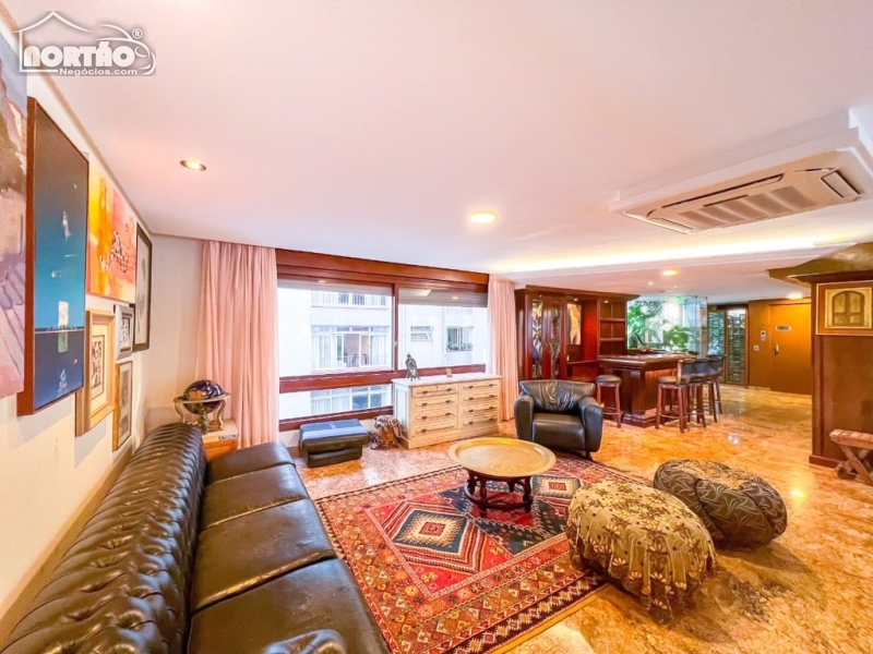 APARTAMENTO A VENDA NO MOINHOS DE VENTO EM PORTO ALEGRE/RS