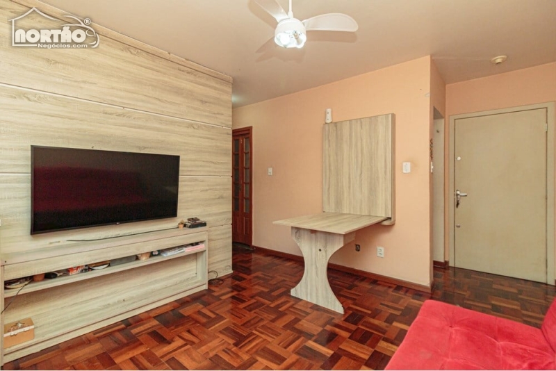 APARTAMENTO A VENDA NO PASSO DA AREIA EM PORTO ALEGRE/RS