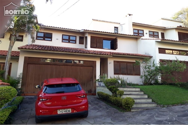 CASA A VENDA NO TERESÓPOLIS EM PORTO ALEGRE/RS