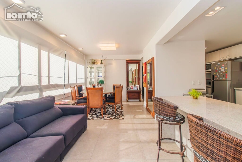 APARTAMENTO A VENDA NO MENINO DEUS EM PORTO ALEGRE/RS