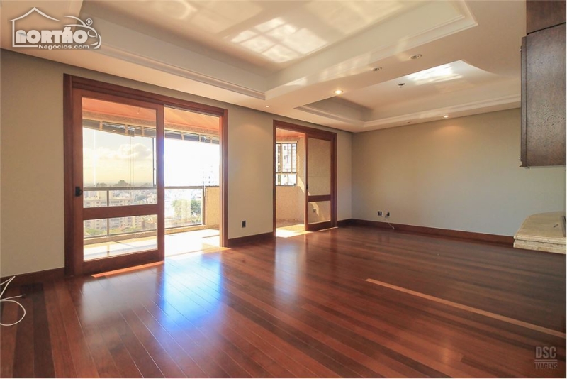 APARTAMENTO A VENDA NO MONT SERRAT EM PORTO ALEGRE/RS