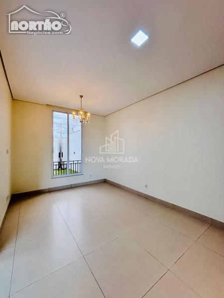 Casa à venda com 4 quartos, 168m² - Foto 3