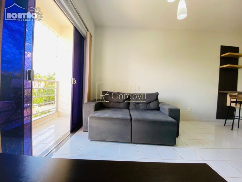 Casa à venda com 3 quartos, 64m² - Foto 2