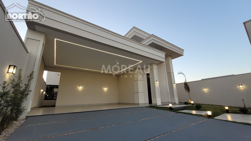 CASA A VENDA NO RESIDENCIAL PARIS EM SINOP/MT
