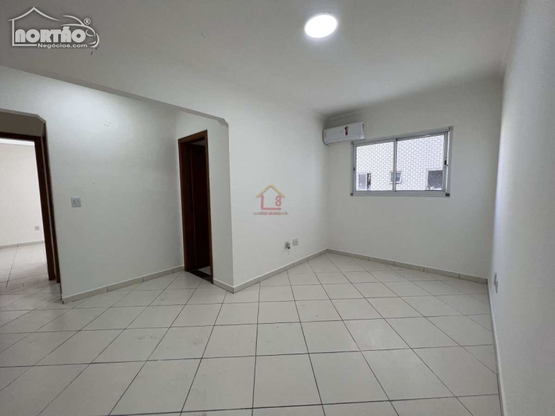 Apartamento a venda no GUILHERMINA em Praia Grande/SP