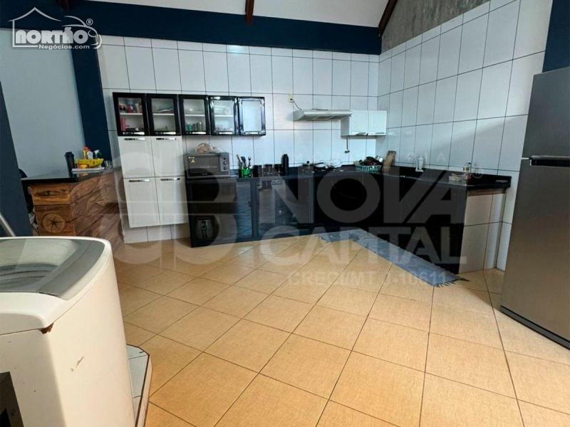 Casa à venda com 4 quartos, 250m² - Foto 3
