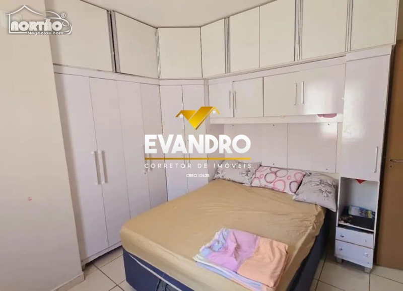 Casa à venda com 3 quartos, 110m² - Foto 10