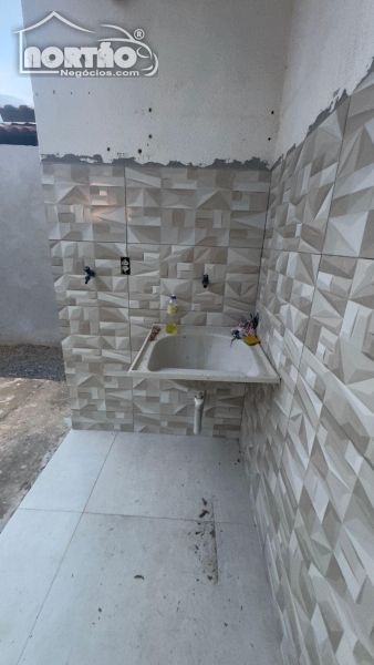 Casa à venda com 3 quartos, 98m² - Foto 3
