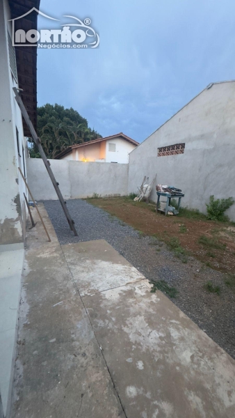 Casa à venda com 3 quartos, 98m² - Foto 4