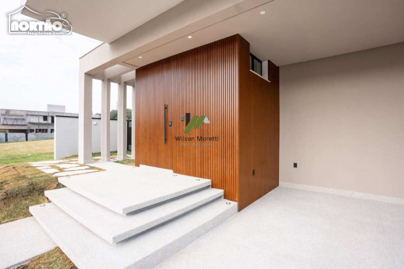 Casa à venda com 6 quartos, 348m² - Foto 2