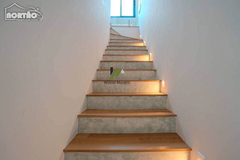 Casa à venda com 6 quartos, 348m² - Foto 7