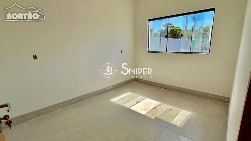 Casa à venda com 2 quartos, 64m² - Foto 2