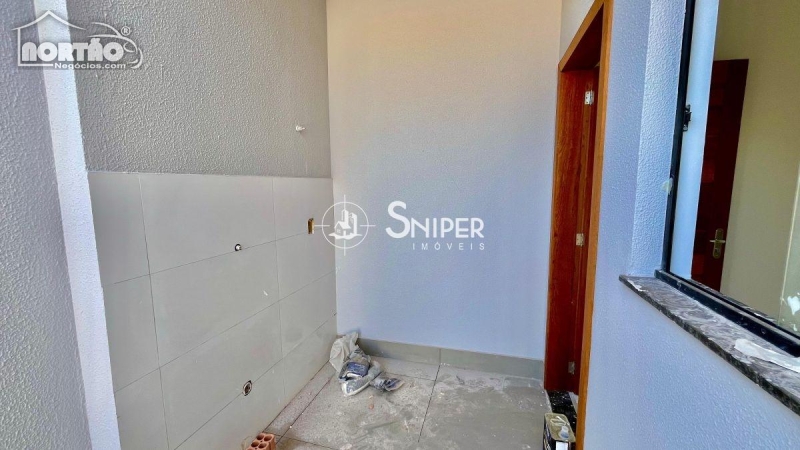 Casa à venda com 2 quartos, 64m² - Foto 5