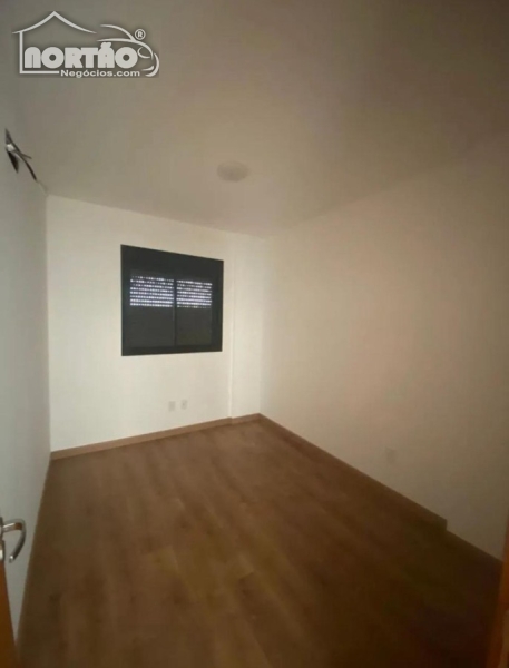 Casa à venda com 2 quartos, 78m² - Foto 10