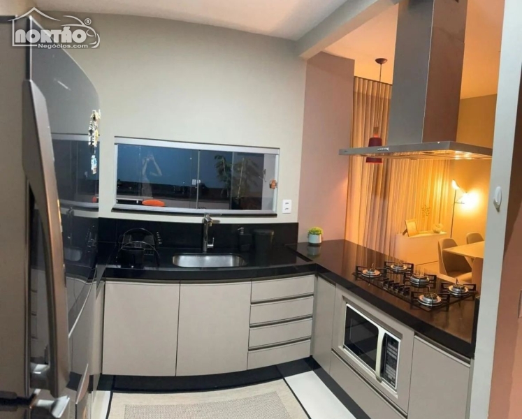 Casa à venda com 2 quartos, 90m² - Foto 9